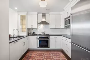 10 Byron Pl, Larchmont, NY 10538 - Photo 6