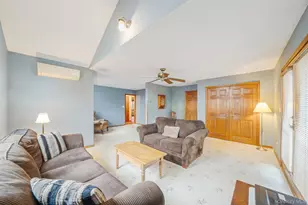 90 Haven Ln, Levittown, NY 11756 - Photo 6