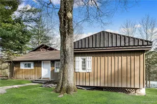 288 Pine Hill Rd, Pleasant Valley, NY 12569 - Photo 2