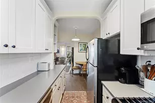 40-01 Little Neck Pkwy, Little Neck, NY 11363 - Photo 10