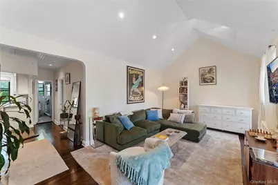 40-01 Little Neck Parkway #11-B, Little Neck, NY 11363 - Photo 6