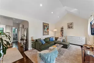 40-01 Little Neck Pkwy, Little Neck, NY 11363 - Photo 6