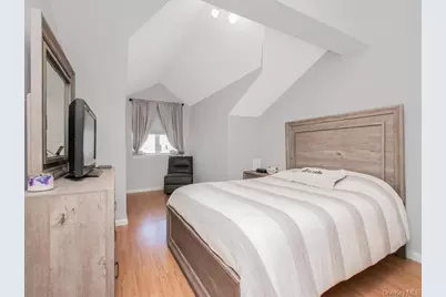 1434 Outlook Avenue #3, Bronx, NY 10465 - Photo 12