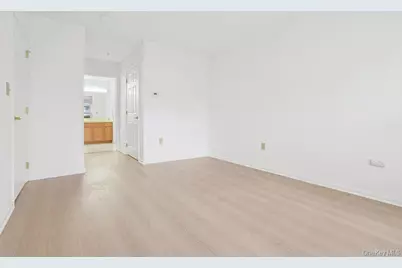 105 Sutton Drive #105, Mount Kisco, NY 10549 - Photo 10
