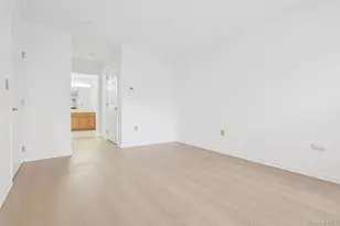 105 Sutton Dr, Mount Kisco, NY 10549 - Photo 10