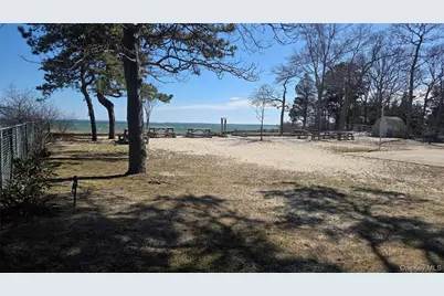 1305 Sigsbee Road, Mattituck, NY 11952 - Photo 24