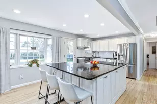 16 Ursular Ct, Smithtown, NY 11787 - Photo 6