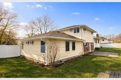 10 Wisteria Way, Commack, NY 11725 - Photo 8