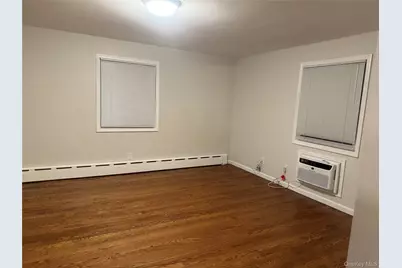 18 Juniper Road #2nd Floor, Port Washington, NY 11050 - Photo 12