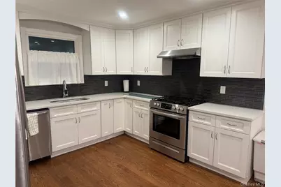 18 Juniper Road #2nd Floor, Port Washington, NY 11050 - Photo 6