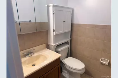 53 Kirkwood Road #Left, Port Washington, NY 11050 - Photo 4