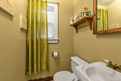 69 Forest Avenue, Valley Stream, NY 11581 - Photo 10