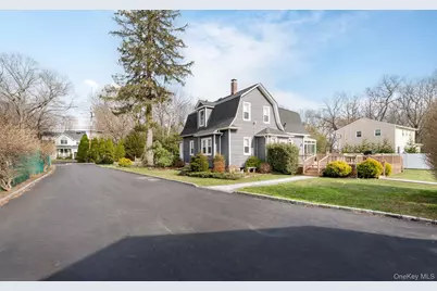 88 Astor Avenue, Saint James, NY 11780 - Photo 32