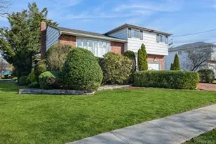 482 Harbor Dr, Cedarhurst, NY 11516 - Photo 2