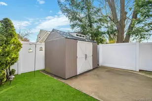 2315 Willow St, Wantagh, NY 11793 - Photo 6