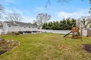 80 Lumur Dr, Sayville, NY 11782 - Photo 16