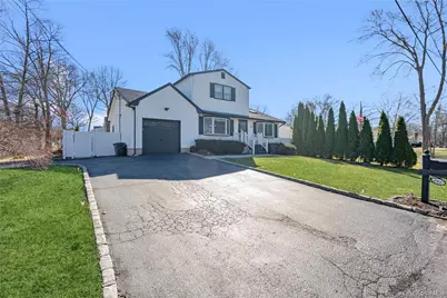 281 Breeze Avenue, Ronkonkoma, NY 11779 - Photo 2