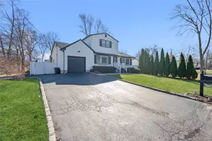 281 Breeze Ave, Ronkonkoma, NY 11779 - Photo 2