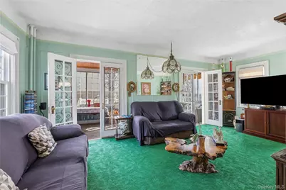 12-40 Beech Court, College Point, NY 11356 - Photo 6