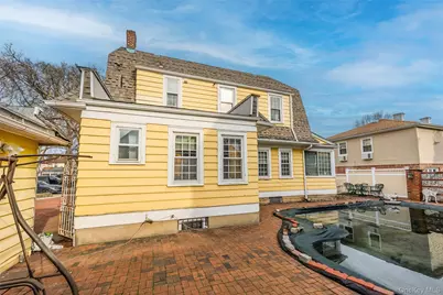 12-40 Beech Court, College Point, NY 11356 - Photo 34