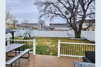 684 Dorothea Lane, Elmont, NY 11003 - Photo 16