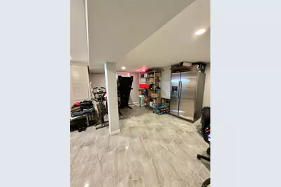 684 Dorothea Lane, Elmont, NY 11003 - Photo 6