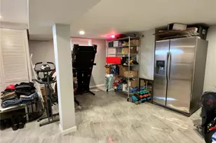 684 Dorothea Ln, Elmont, NY 11003 - Photo 6