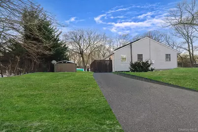 2 Buchanan Avenue, Coram, NY 11727 - Photo 4