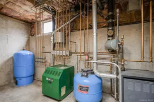 201 Arbutus Ave, New York, NY 10312 - Photo 20