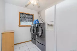 201 Arbutus Ave, New York, NY 10312 - Photo 16