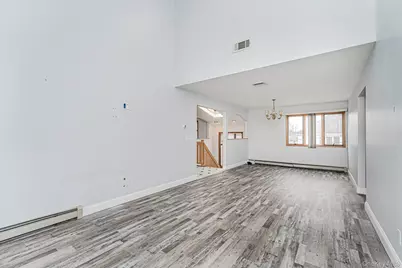 201 Arbutus Avenue, New York, NY 10312 - Photo 30