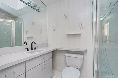 201 Arbutus Avenue, New York, NY 10312 - Photo 34