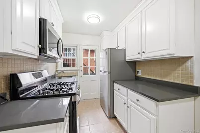 61 Davis Avenue #E, White Plains, NY 10605 - Photo 14