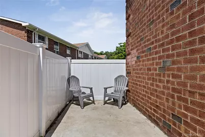 460 Old Town Road #3H, Port Jefferson, NY 11776 - Photo 4