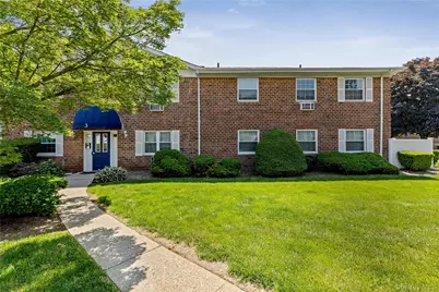460 Old Town Road #3H, Port Jefferson, NY 11776 - Photo 1