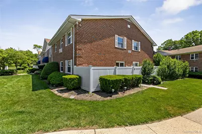 460 Old Town Road #3H, Port Jefferson, NY 11776 - Photo 2
