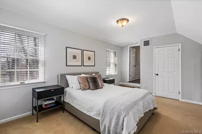 350 Dogwood Lane, Manhasset, NY 11030 - Photo 16