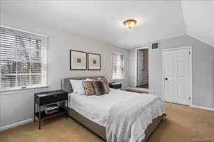 350 Dogwood Ln, Manhasset, NY 11030 - Photo 16