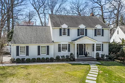 350 Dogwood Lane, Manhasset, NY 11030 - Photo 1