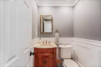 350 Dogwood Lane, Manhasset, NY 11030 - Photo 10