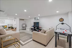 350 Dogwood Ln, Manhasset, NY 11030 - Photo 18