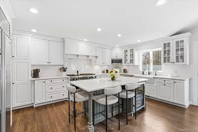 350 Dogwood Lane, Manhasset, NY 11030 - Photo 6