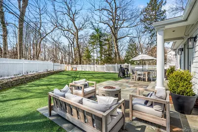 350 Dogwood Lane, Manhasset, NY 11030 - Photo 20