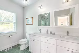 2375 Sound Dr, Greenport, NY 11944 - Photo 16