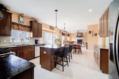 2041 Independence Drive, New Windsor, NY 12553 - Photo 14