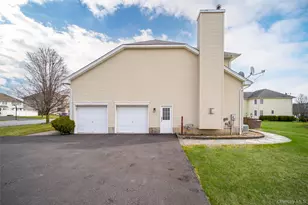 2041 Independence Dr, New Windsor, NY 12553 - Photo 4