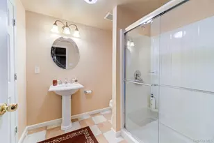 2041 Independence Dr, New Windsor, NY 12553 - Photo 40