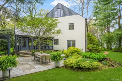 2 Vine Place, Larchmont, NY 10538 - Photo 38
