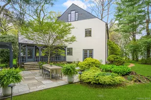 2 Vine Pl, Larchmont, NY 10538 - Photo 38