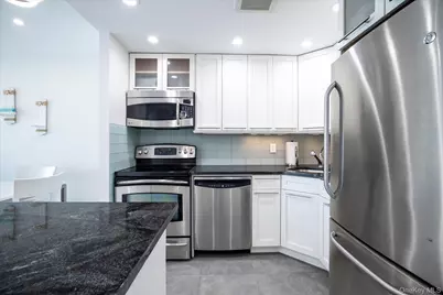 450 W Broadway #3F, Long Beach, NY 11561 - Photo 8